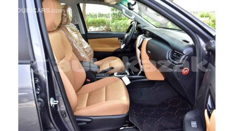 Big with watermark toyota fortuner akmecet import dubai 1981