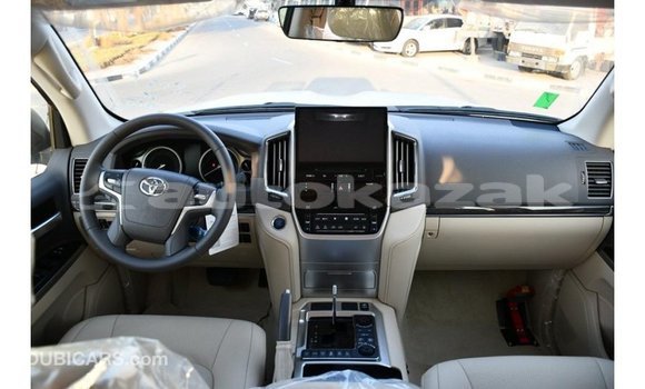 Buy Import Toyota Land Cruiser White Car in Import - Dubai in Akmecet Buy Import Toyota Land Cruiser White Car in Import - Dubai in Akmecet