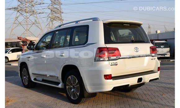 Buy Import Toyota Land Cruiser White Car in Import - Dubai in Akmecet Buy Import Toyota Land Cruiser White Car in Import - Dubai in Akmecet