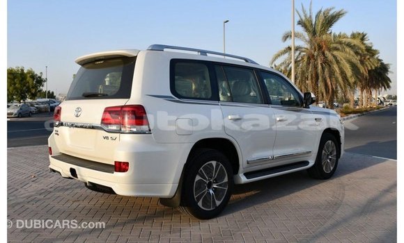 Buy Import Toyota Land Cruiser White Car in Import - Dubai in Akmecet Buy Import Toyota Land Cruiser White Car in Import - Dubai in Akmecet