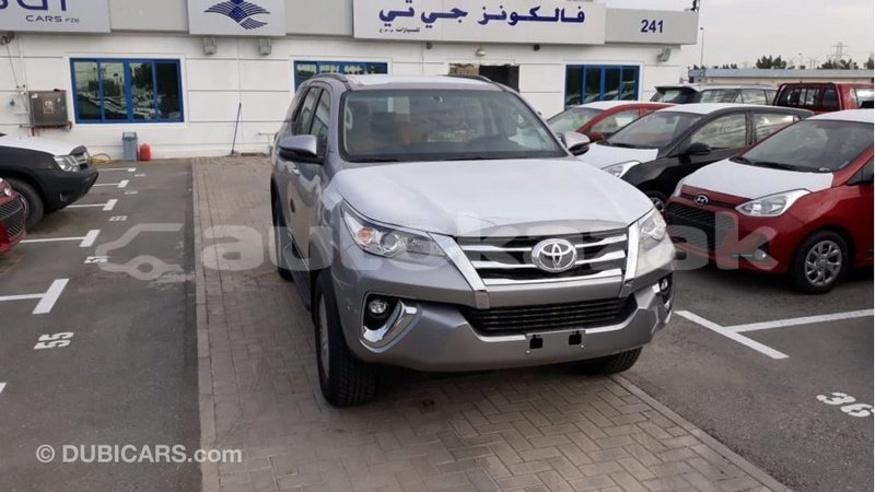 Big with watermark toyota fortuner akmecet import dubai 1990