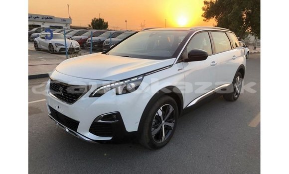 Buy Import Peugeot 5008 White Car in Import - Dubai in Akmecet