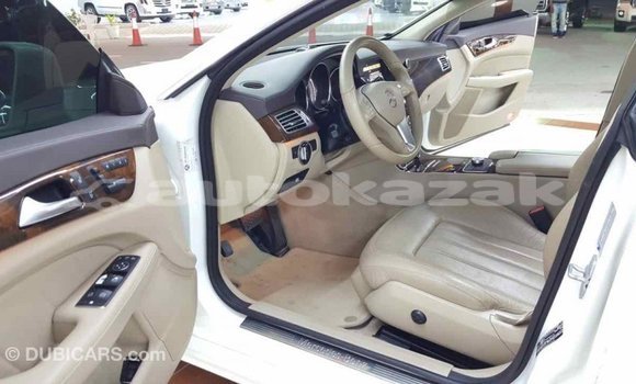 Buy Import Mercedes-Benz 190 (W201) White Car in Import - Dubai in Akmecet Buy Import Mercedes-Benz 190 (W201) White Car in Import - Dubai in Akmecet