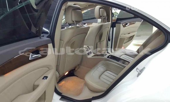 Buy Import Mercedes-Benz 190 (W201) White Car in Import - Dubai in Akmecet Buy Import Mercedes-Benz 190 (W201) White Car in Import - Dubai in Akmecet