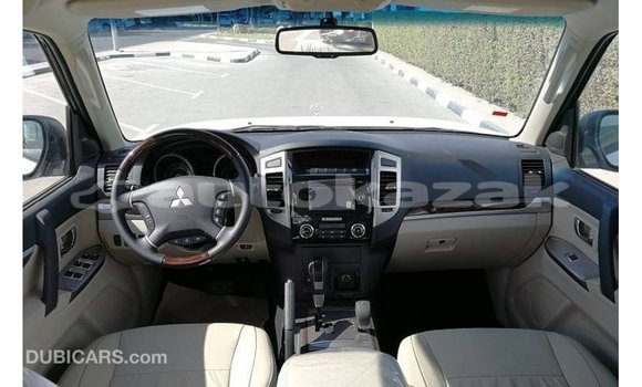 Buy Import Mitsubishi Pajero White Car in Import - Dubai in Akmecet Buy Import Mitsubishi Pajero White Car in Import - Dubai in Akmecet