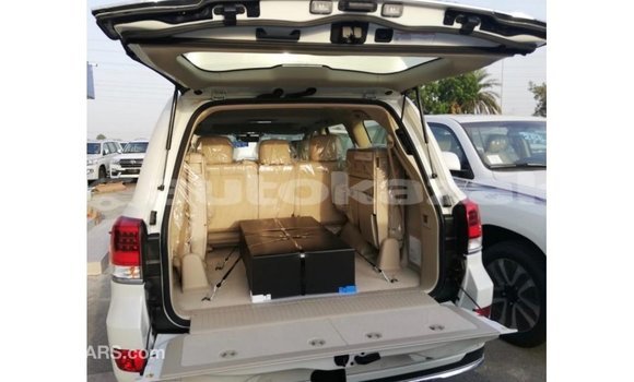 Buy Import Toyota Land Cruiser White Car in Import - Dubai in Akmecet Buy Import Toyota Land Cruiser White Car in Import - Dubai in Akmecet
