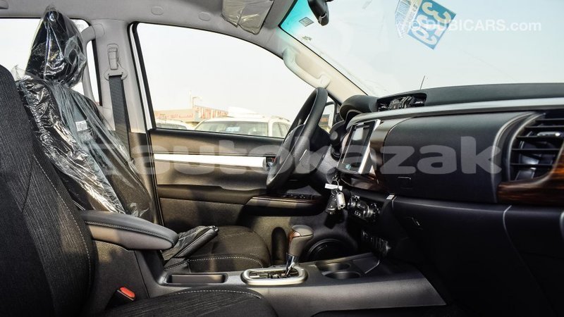 Big with watermark toyota hilux akmecet import dubai 2038