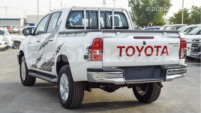 Big with watermark toyota hilux akmecet import dubai 2038