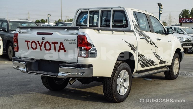Big with watermark toyota hilux akmecet import dubai 2038