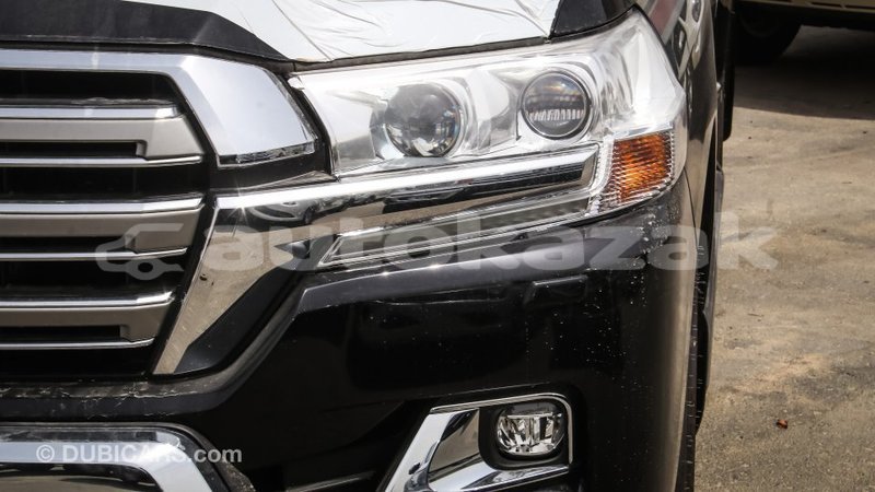 Big with watermark toyota land cruiser akmecet import dubai 2039