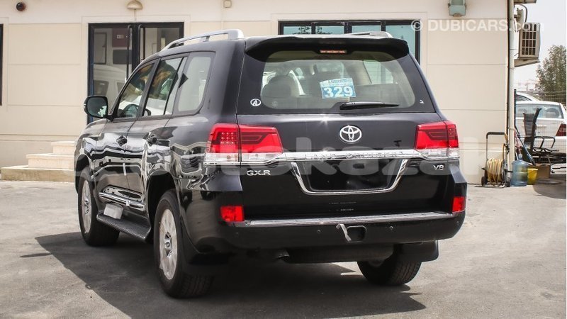 Big with watermark toyota land cruiser akmecet import dubai 2039
