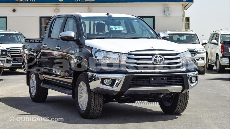 Big with watermark toyota hilux akmecet import dubai 2040