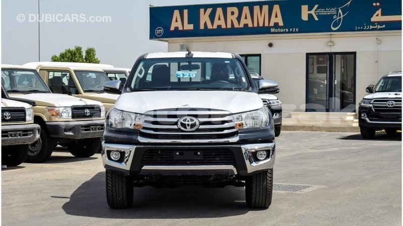 Big with watermark toyota hilux akmecet import dubai 2040