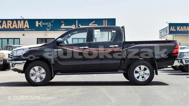 Big with watermark toyota hilux akmecet import dubai 2040