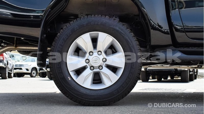 Big with watermark toyota hilux akmecet import dubai 2040