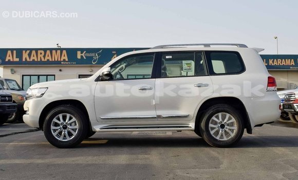 Buy Import Toyota Land Cruiser White Car in Import - Dubai in Akmecet Buy Import Toyota Land Cruiser White Car in Import - Dubai in Akmecet