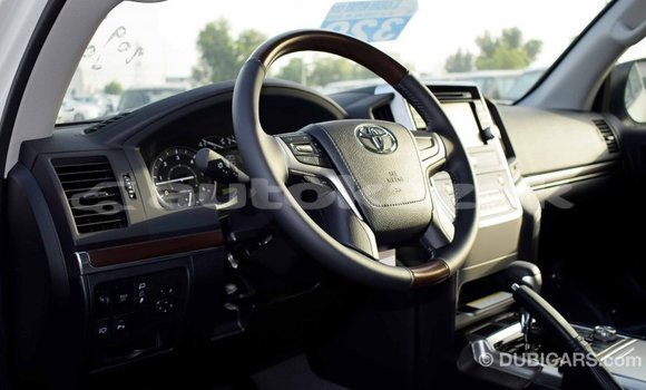Buy Import Toyota Land Cruiser White Car in Import - Dubai in Akmecet Buy Import Toyota Land Cruiser White Car in Import - Dubai in Akmecet