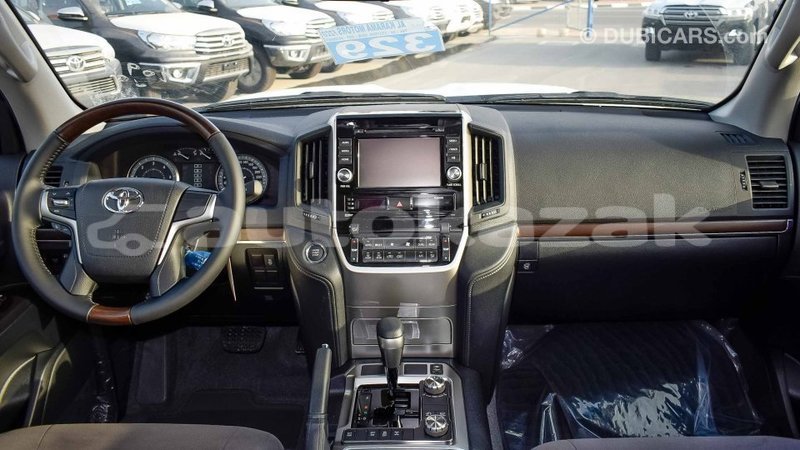 Big with watermark toyota land cruiser akmecet import dubai 2042