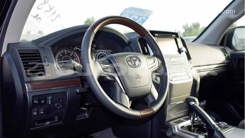 Big with watermark toyota land cruiser akmecet import dubai 2043