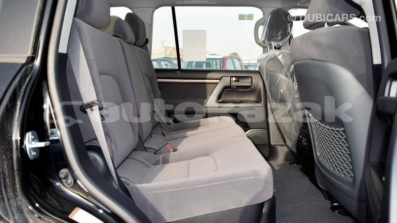 Big with watermark toyota land cruiser akmecet import dubai 2043