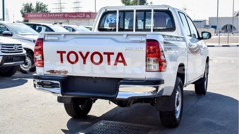 Big with watermark toyota hilux akmecet import dubai 2044