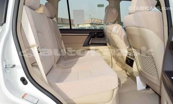 Buy Import Toyota Land Cruiser White Car in Import - Dubai in Akmecet Buy Import Toyota Land Cruiser White Car in Import - Dubai in Akmecet