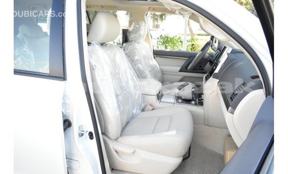 Buy Import Toyota Land Cruiser White Car in Import - Dubai in Akmecet Buy Import Toyota Land Cruiser White Car in Import - Dubai in Akmecet