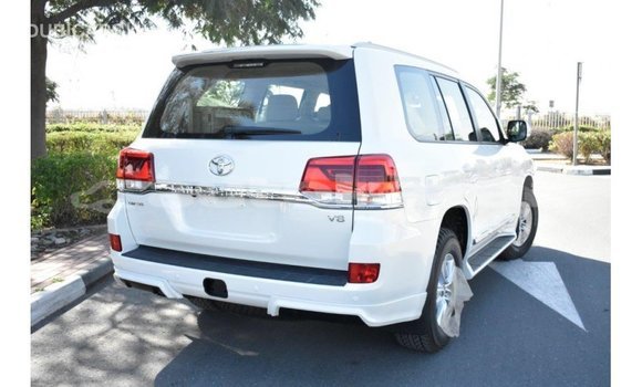 Buy Import Toyota Land Cruiser White Car in Import - Dubai in Akmecet Buy Import Toyota Land Cruiser White Car in Import - Dubai in Akmecet