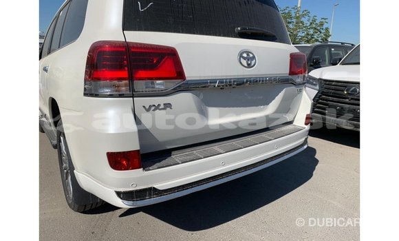 Buy Import Toyota Land Cruiser White Car in Import - Dubai in Akmecet Buy Import Toyota Land Cruiser White Car in Import - Dubai in Akmecet