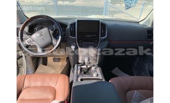 Buy Import Toyota Land Cruiser White Car in Import - Dubai in Akmecet Buy Import Toyota Land Cruiser White Car in Import - Dubai in Akmecet