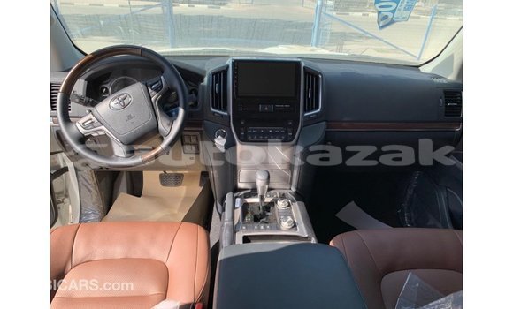 Buy Import Toyota Land Cruiser White Car in Import - Dubai in Akmecet Buy Import Toyota Land Cruiser White Car in Import - Dubai in Akmecet