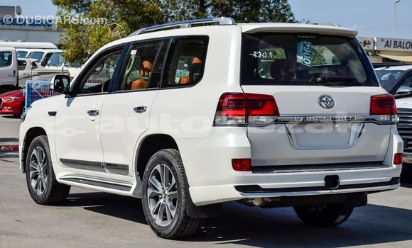 Buy Import Toyota Land Cruiser White Car in Import - Dubai in Akmecet Buy Import Toyota Land Cruiser White Car in Import - Dubai in Akmecet