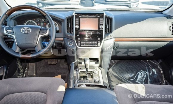 Buy Import Toyota Land Cruiser White Car in Import - Dubai in Akmecet Buy Import Toyota Land Cruiser White Car in Import - Dubai in Akmecet