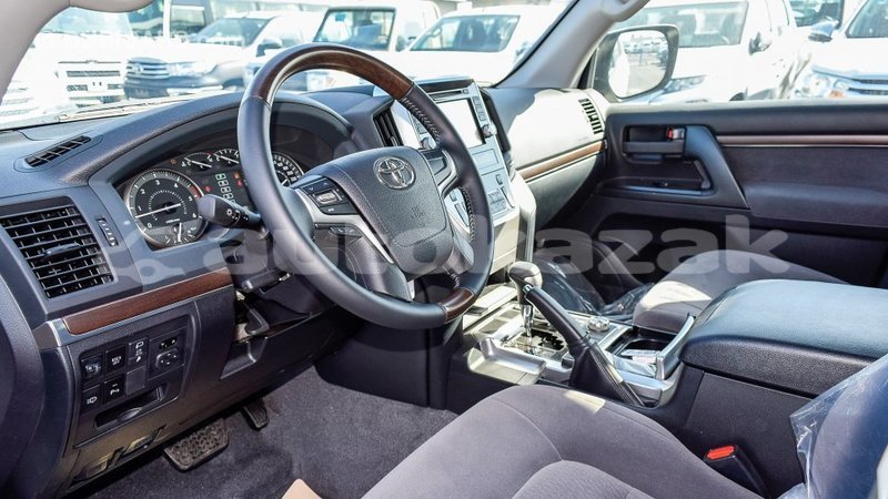 Big with watermark toyota land cruiser akmecet import dubai 2086