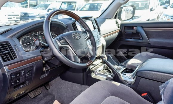 Buy Import Toyota Land Cruiser White Car in Import - Dubai in Akmecet Buy Import Toyota Land Cruiser White Car in Import - Dubai in Akmecet