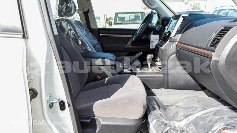 Big with watermark toyota land cruiser akmecet import dubai 2086