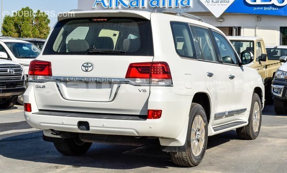 Buy Import Toyota Land Cruiser White Car in Import - Dubai in Akmecet Buy Import Toyota Land Cruiser White Car in Import - Dubai in Akmecet