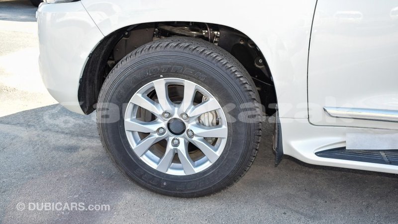 Big with watermark toyota land cruiser akmecet import dubai 2086