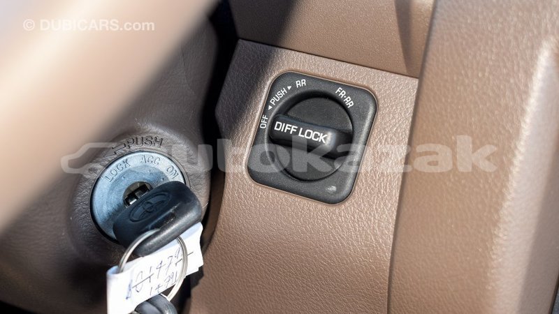 Big with watermark toyota land cruiser akmecet import dubai 2100