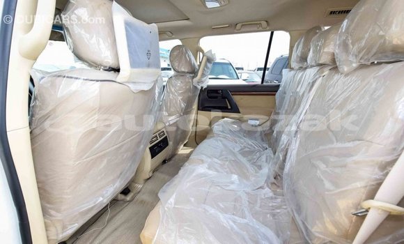 Buy Import Toyota Land Cruiser White Car in Import - Dubai in Akmecet Buy Import Toyota Land Cruiser White Car in Import - Dubai in Akmecet