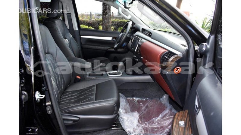 Big with watermark toyota hilux akmecet import dubai 2105