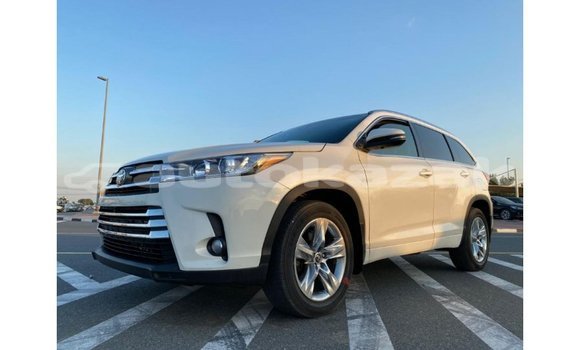 Buy Import Toyota Highlander White Car in Import - Dubai in Akmecet Buy Import Toyota Highlander White Car in Import - Dubai in Akmecet