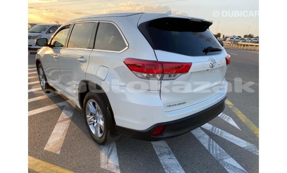 Buy Import Toyota Highlander White Car in Import - Dubai in Akmecet Buy Import Toyota Highlander White Car in Import - Dubai in Akmecet