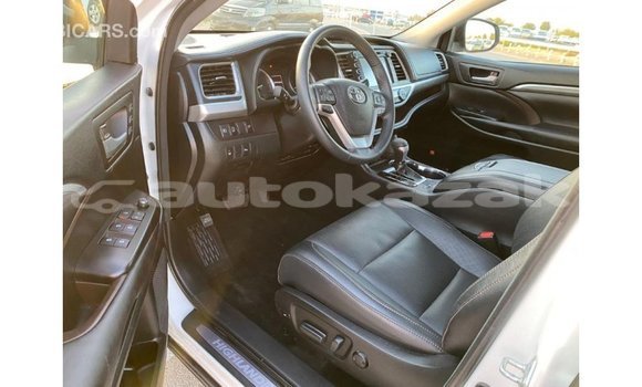 Buy Import Toyota Highlander White Car in Import - Dubai in Akmecet Buy Import Toyota Highlander White Car in Import - Dubai in Akmecet