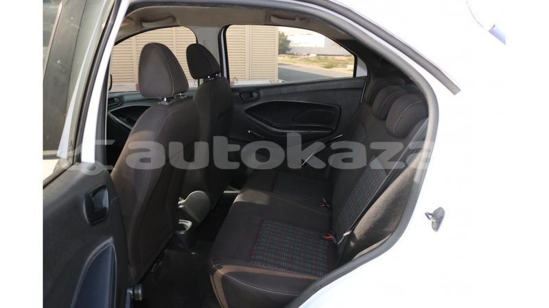 Big with watermark ford club wagon akmecet import dubai 2137