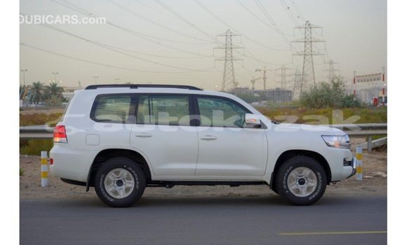 Buy Import Toyota Land Cruiser White Car in Import - Dubai in Akmecet Buy Import Toyota Land Cruiser White Car in Import - Dubai in Akmecet