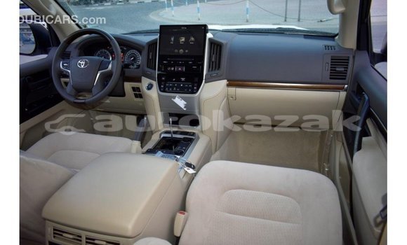 Buy Import Toyota Land Cruiser White Car in Import - Dubai in Akmecet Buy Import Toyota Land Cruiser White Car in Import - Dubai in Akmecet