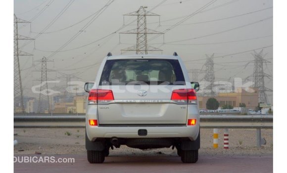 Buy Import Toyota Land Cruiser White Car in Import - Dubai in Akmecet Buy Import Toyota Land Cruiser White Car in Import - Dubai in Akmecet