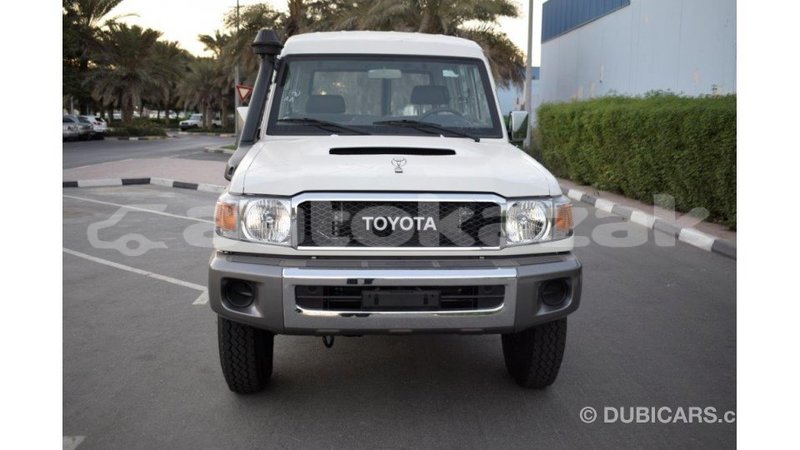 Big with watermark toyota land cruiser akmecet import dubai 2140