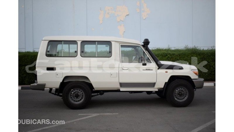 Big with watermark toyota land cruiser akmecet import dubai 2140